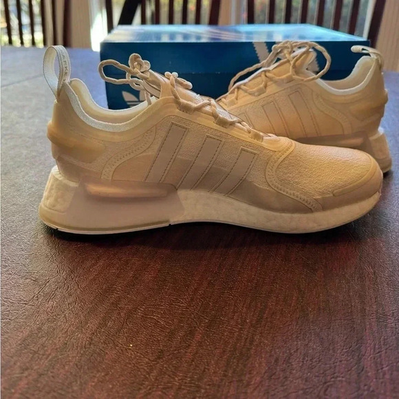 ADIDAS NMD_V3 WOMEN’S SNEAKERS SIZE 9.5 - Picture 2 of 8